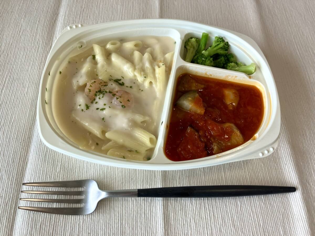 レンジで温めたえびペンネグラタン＆鶏肉のトマトソース煮セット