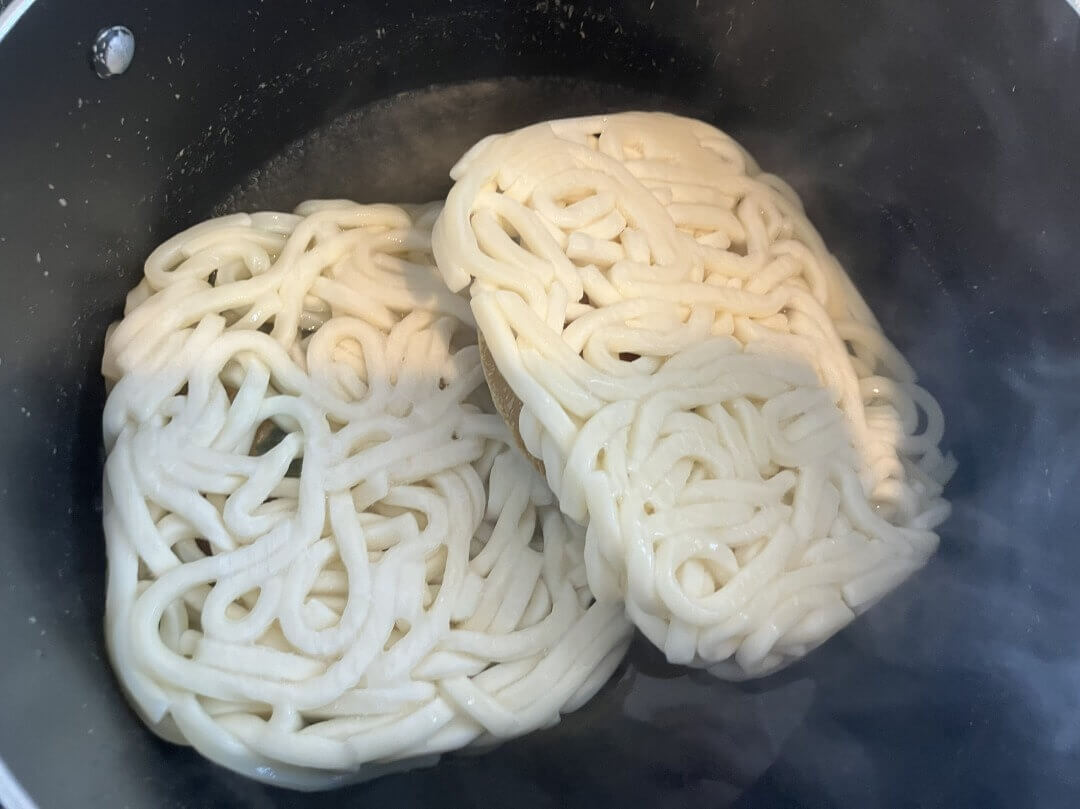 コープデリ讃岐カレーうどんの冷凍うどん麺